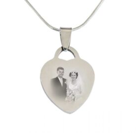 heart pendant including photo engraving